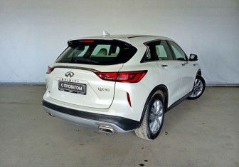 Подержанный автомобиль Infiniti QX50 2021 года (4 фото)