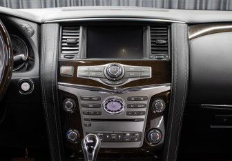 Подержанный автомобиль Infiniti QX80 2018 года (16 фото)