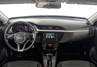 Подержанный автомобиль Kia Rio Hatchback 2021 года (13 фото)
