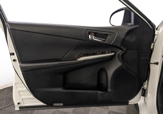 Подержанный автомобиль Toyota Camry Sedan 2017 года (19 фото)