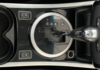 Подержанный автомобиль Mazda CX-7 2011 года (18 фото)
