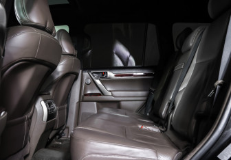 Подержанный автомобиль Lexus GX 2010 года (12 фото)