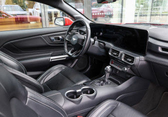 Подержанный автомобиль Ford Mustang Coupe 2024 года (11 фото)