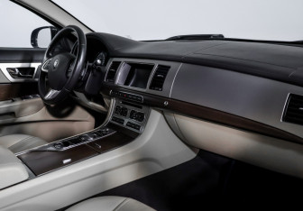Подержанный автомобиль Jaguar XF Sedan 2014 года (9 фото)