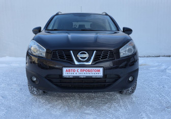 Подержанный автомобиль Nissan Qashqai+2 2013 года (2 фото)