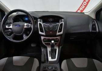 Подержанный автомобиль Ford Focus Hatchback 2013 года (8 фото)