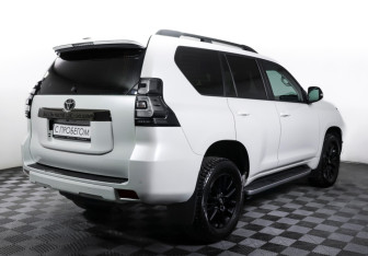 Подержанный автомобиль Toyota Land Cruiser Prado 2020 года (5 фото)