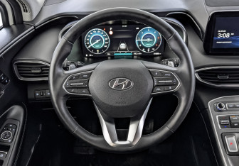 Подержанный автомобиль Hyundai Santa Fe 2022 года (21 фото)