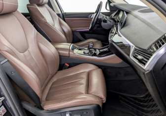 Подержанный автомобиль BMW X5 2020 года (24 фото)
