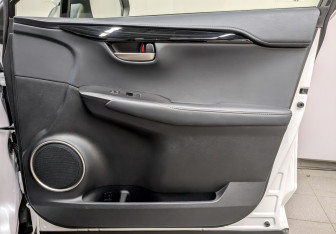 Подержанный автомобиль Lexus NX 2015 года (24 фото)