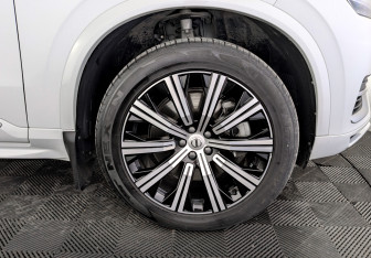 Подержанный автомобиль Volvo XC90 2021 года (18 фото)