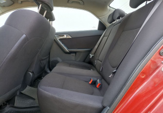 Подержанный автомобиль Kia Cerato Sedan 2011 года (11 фото)