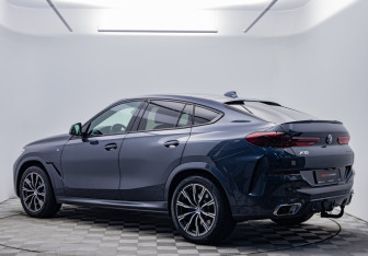 Подержанный автомобиль BMW X6 2020 года (3 фото)