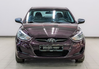 Подержанный автомобиль Hyundai Solaris Sedan 2012 года (2 фото)