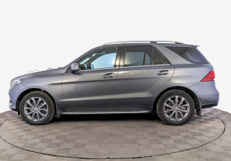 Подержанный автомобиль Mercedes-Benz GLE 2016 года (8 фото)