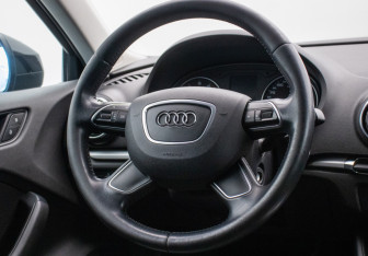 Подержанный автомобиль Audi A3 Hatchback 2016 года (15 фото)
