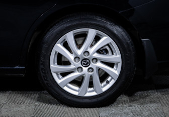 Подержанный автомобиль Mazda 5 2013 года (15 фото)