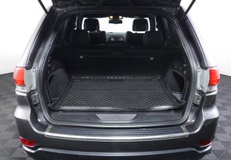Подержанный автомобиль Jeep Grand Cherokee 2013 года (9 фото)