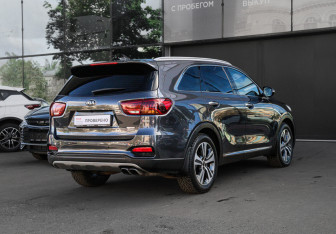 Подержанный автомобиль Kia Sorento 2018 года (4 фото)