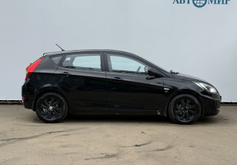 Подержанный автомобиль Hyundai Solaris Hatchback 2013 года (4 фото)