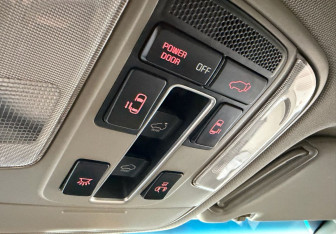 Подержанный автомобиль Kia Carnival 2017 года (23 фото)