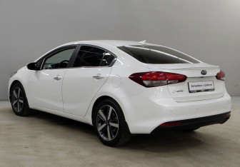 Подержанный автомобиль Kia Cerato Sedan 2018 года (7 фото)