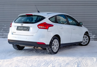 Подержанный автомобиль Ford Focus Hatchback 2018 года (5 фото)