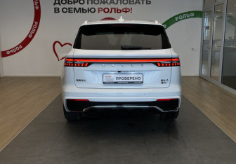 Подержанный автомобиль Geely Monjaro 2025 года (5 фото)