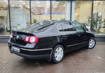 Подержанный автомобиль Volkswagen Passat Sedan 2008 года (8 фото)
