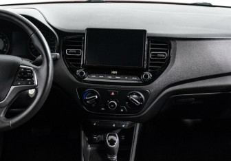 Подержанный автомобиль Hyundai Solaris Sedan 2020 года (8 фото)