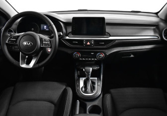 Подержанный автомобиль Kia Cerato Sedan 2018 года (8 фото)