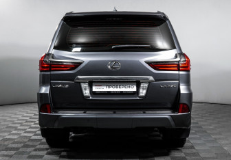 Подержанный автомобиль Lexus LX 2016 года (6 фото)