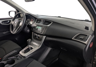 Подержанный автомобиль Nissan Tiida Hatchback 2015 года (13 фото)