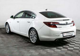 Подержанный автомобиль Opel Insignia Liftback 2014 года (7 фото)