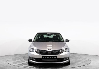 Подержанный автомобиль Skoda Octavia Liftback 2018 года (2 фото)