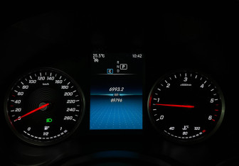 Подержанный автомобиль Mercedes-Benz GLC Coupe 2020 года (11 фото)