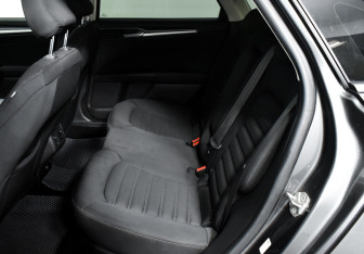 Подержанный автомобиль Ford Mondeo Sedan 2018 года (10 фото)