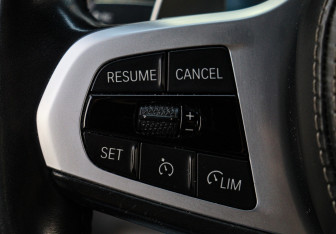 Подержанный автомобиль BMW X5 2020 года (22 фото)