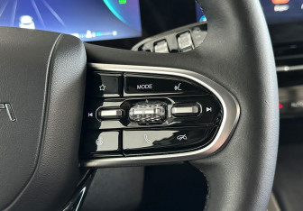 Подержанный автомобиль Omoda C5 2023 года (14 фото)