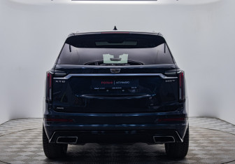 Подержанный автомобиль Cadillac XT6 2021 года (4 фото)