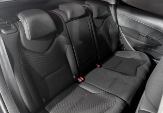 Подержанный автомобиль Peugeot 308 Hatchback 2013 года (17 фото)