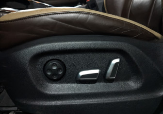 Подержанный автомобиль Audi Q5 2013 года (26 фото)