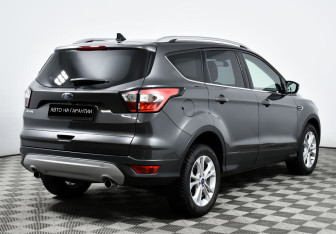 Подержанный автомобиль Ford Kuga 2019 года (3 фото)