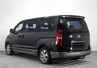 Подержанный автомобиль Hyundai Grand Starex 2009 года (3 фото)