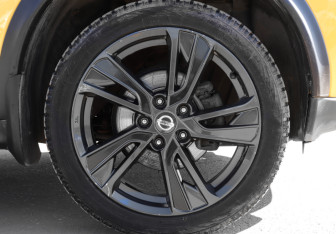 Подержанный автомобиль Nissan Juke 2017 года (17 фото)