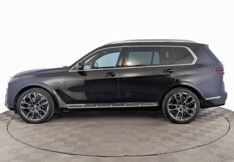 Новый BMW X7 2025 (3 фото)