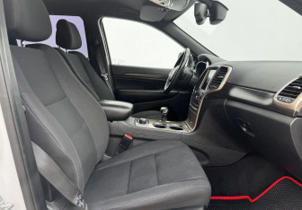 Подержанный автомобиль Jeep Grand Cherokee 2014 года (10 фото)