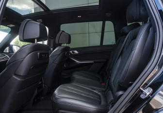 Подержанный автомобиль BMW X7 2019 года (14 фото)