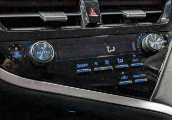 Подержанный автомобиль Toyota Camry Sedan 2022 года (20 фото)