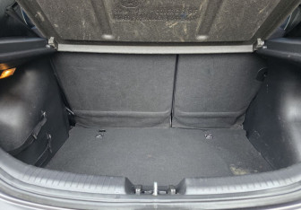 Подержанный автомобиль Hyundai Solaris Hatchback 2014 года (16 фото)